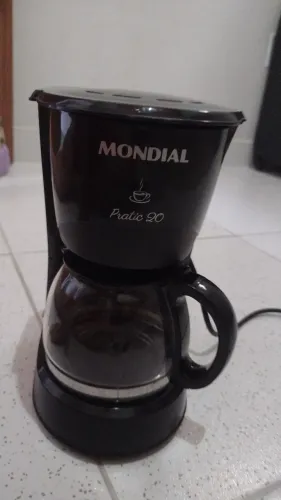 Vende se cafeteira mundial pratic 20 preta 