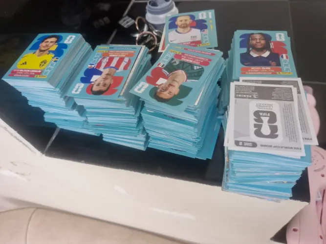 Figurinhas da copa 2026 vendo e troco tenho muitas