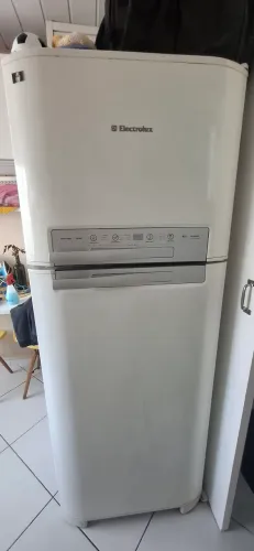 Vendo geladeira Electrolux seminova