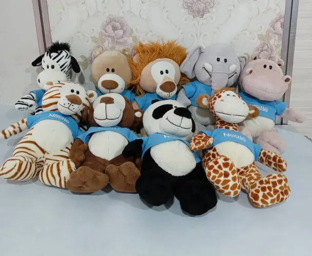 Lote de Pelúcias Nestlé