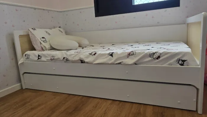 Cama solteiro + auxiliar + dois colchões de solteiro Abra Cadabra
