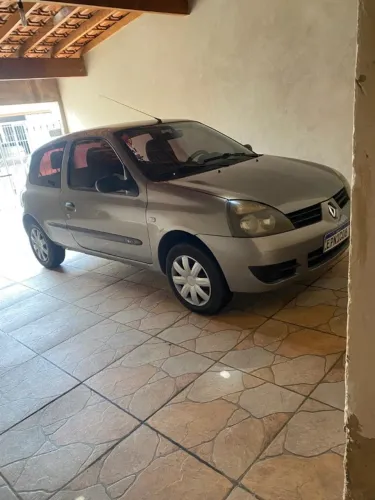 Renault Clio Campus Hi-flex 1.0 16V 3P 2010