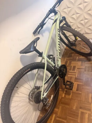 Bicicleta Specialized Rockhopper Sport Feminina