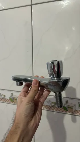 Torneira de banheiro
