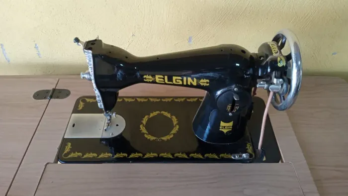Máquina de costura manual