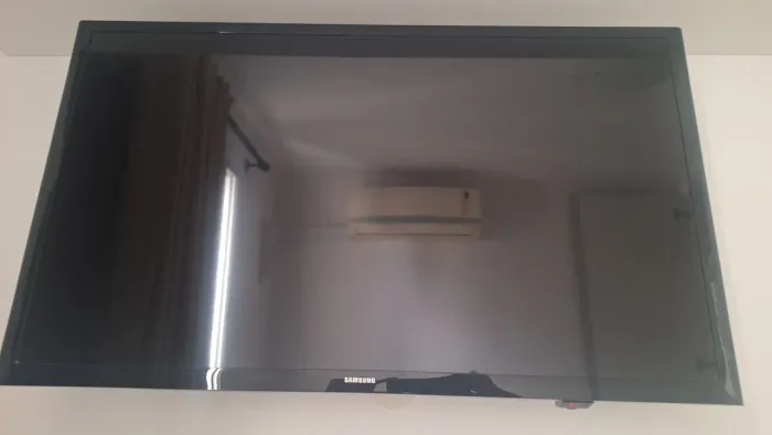 TV Led Samsung 32" (não é smart)