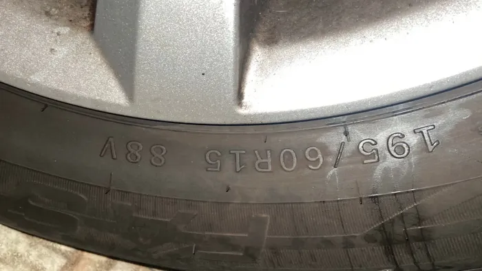 Pneu XBRI 195/60R15 88V