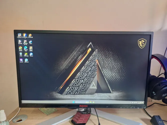 Monitor gamer AOC AGON 240Hz 25p
