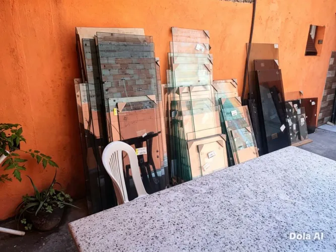 Pacotão de 10 vidros blindex novos todos com furos TUDO POR R$195 reais LEIA