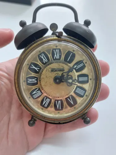 Para vender hoje ( Despertador Antigo Alemão)