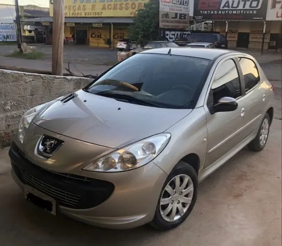 Peugeot 207 XR 1.4 Flex 8V 5P 2011