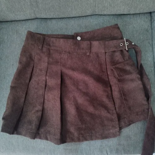 short saia tecido canelado plissado