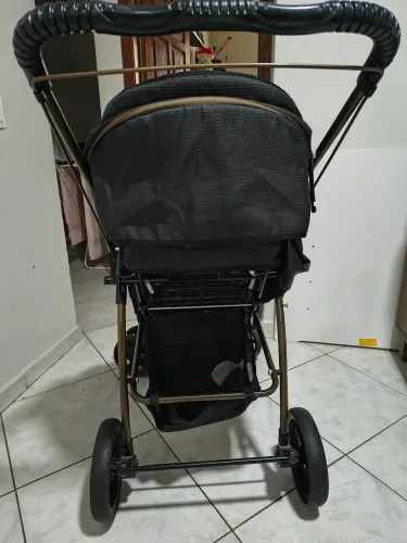 Vendo carrinho de bebê