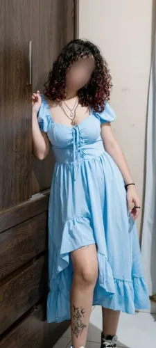 Vestido Azul Celeste Romântico - Saia Assimétrica com Babados