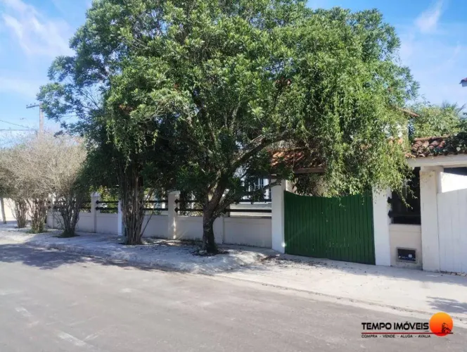 Casa com 4 dormitórios para alugar, 200 m² por R$ 4.501,21/mês - Itaipu - Niterói/RJ