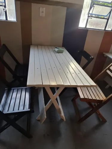 Mesa madeira 6 lugares com cadeiras