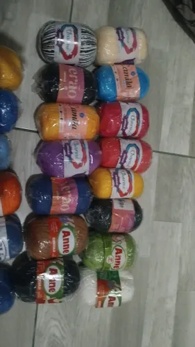 Vendo linhas de croche e tricô. Desfazendo pois minha sogra faleceu. *
