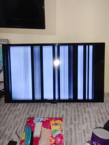 Smart tv 32 polegadas jvc / display quebrado