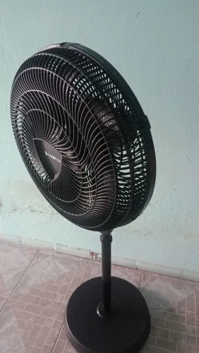 Ventilador de pé semi novo