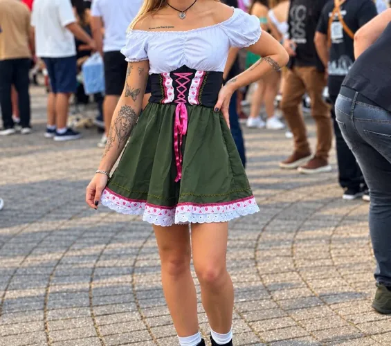 Roupa oktoberfest feminina