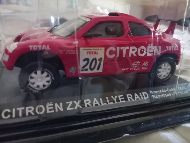 Miniatura Citroen ZX Rallye Raid Granada Dakar 1996 escala 1/43