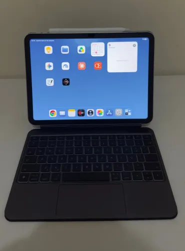 iPad 10 64GB + Case / Teclado Bettdow