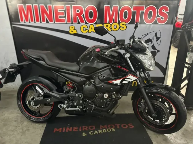 XJ6 F