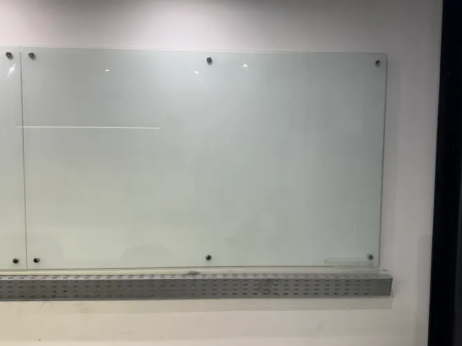Lousa de Vidro Branca - 1,80x1,20
