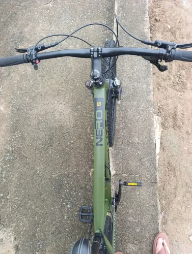 Bicicleta aro 29 absolute com trava do amortecedor no guidão, 12v