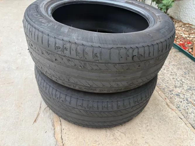 Pneu 215 55 17