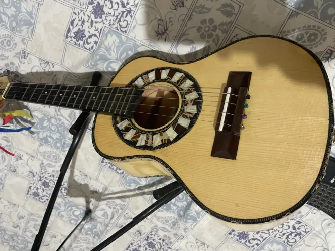 Cavaquinho de faia modelo cesinha 