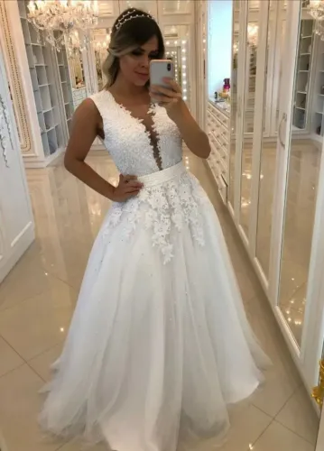 Vestido de noiva e noivinha