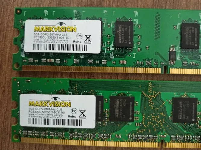 Memória RAM 4GB DDR2 (Kit 2x2GB) 667MHz para PC Desktop