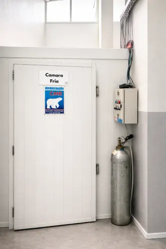 Câmara Fria CMR 3x2,30 Completa Motor e Painel Funcionando
