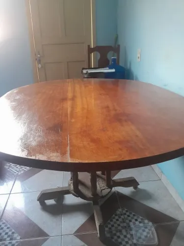 Troca ou venda de Mesa de madeira com 4 cadeiras