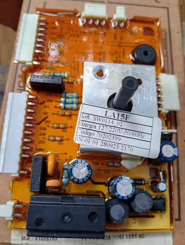 Placa de potência LA15F nova, nunca foi utilizado, o diagnóstico tec que foi errado.
