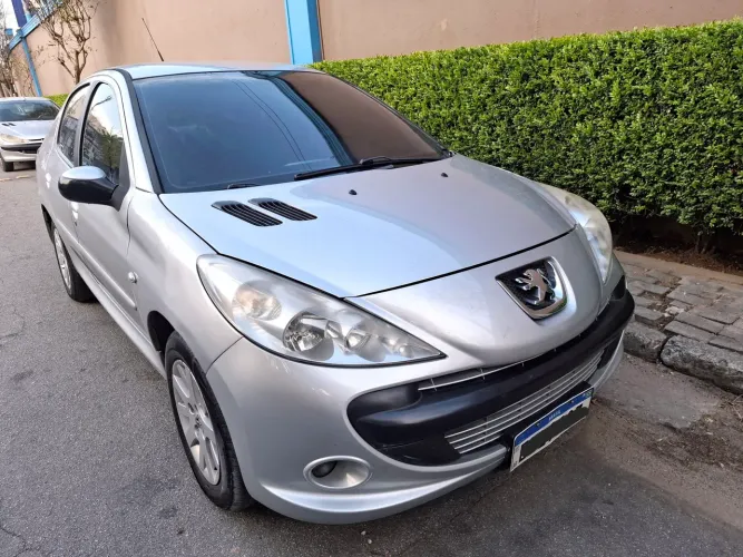 Peugeot 207 Sedan Passion XS 1.6 Flex 16V 4P 2010