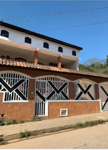 Sobrado para venda e locação com 03 dormitórios em Botujuru - Campo limpo Paulista - SP.
