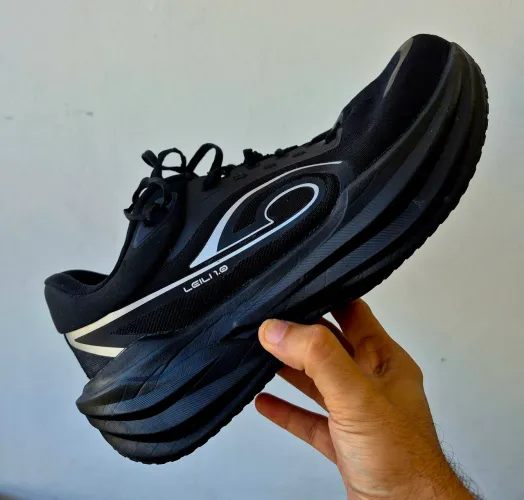 Tenis Qiaodan Leili TG 1.0 - 42,5BR - pouquíssimo uso! Melhor que Novablast e Nimbus