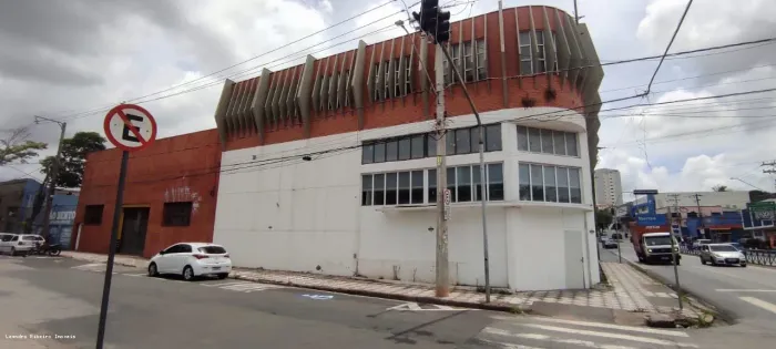 Prédio para Locação em Sorocaba, Além Ponte, 1 dormitório, 8 banheiros, 15 vagas