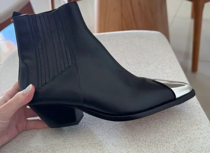 Bota de cano curto Schutz