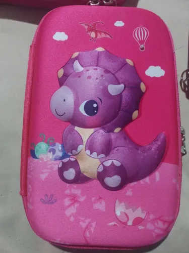 Estojo feminino em alto relevo, tipo 3D