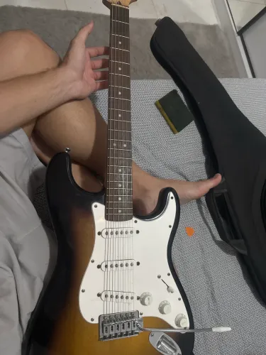 Guitarra Fender stratocaster squier 