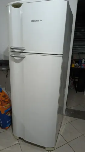 Geladeira Electrolux 375 litros em ótimo estado (Entrego com taxa) Aceito cartão com taxa