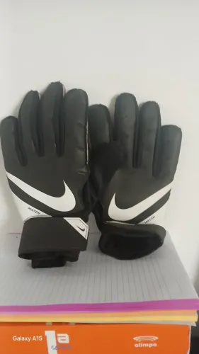 Luvas de goleiro: Nike Match