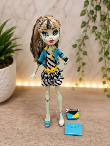 Monster high frankie picture day