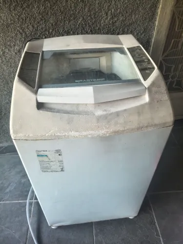 Máquina de lavar Brastemp 8 kg com pequenos defeitos  Preço baixo pra vender rápido 