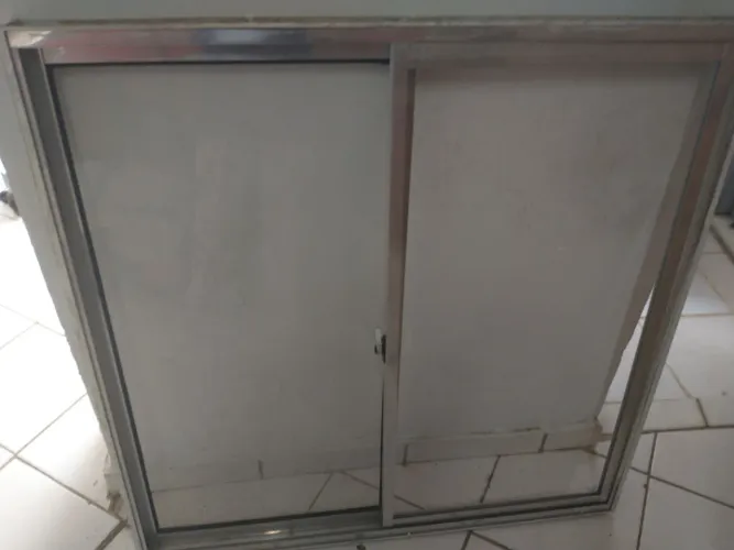 Vende vitro alumínio 