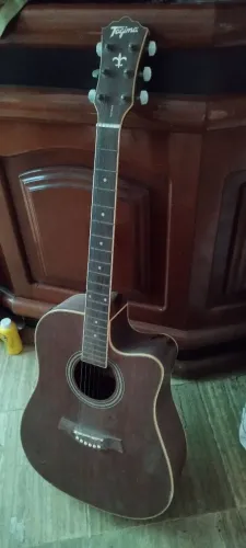 ? Violão Tagima elétrico