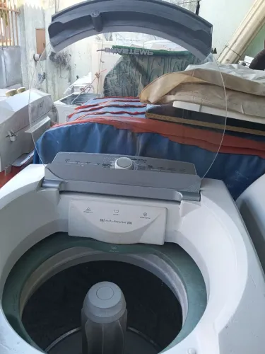 Três máquinas de lavar roupa que faz tudo 2 Brastemp uma 12 kg outra de11 kg   fu